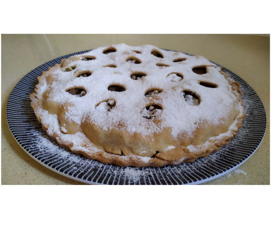 מי אמר שבצק פריך חייב להיות מקמח לבן? בפעם הבאה שתרצו לאפות פאי, נסו את קמח הכוסמין הלבן! בכתבה הזו תלמדו איך להשתמש בו כדי ליצור בצק נימוח וטעים, ותקבלו מתכון מושלם לפאי תפוחים ודבש. המתיקות העדינה של הדבש, הניחוח של התפוחים והפריכות של הבצק - כל אלה מתאחדים לקינוח מושלם, קל יותר לעיכול וטעים לא פחות.